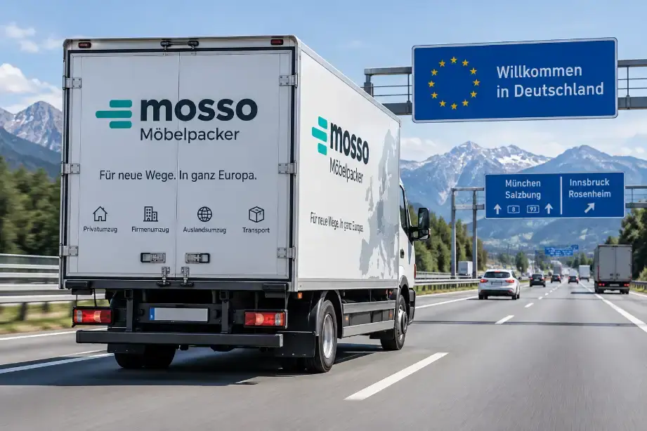 Mosso-LKW auf der Autobahn bei der Einfahrt nach Deutschland